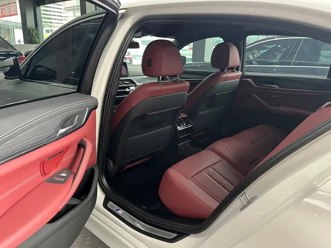 BMW 5 Series 2022 530Li Leading M Sport Package фото 7