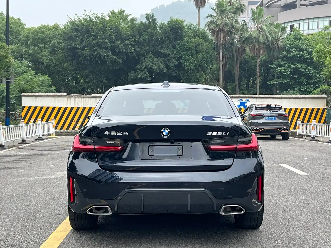 BMW 3 Series 2024 325Li M Sport Package фото 14
