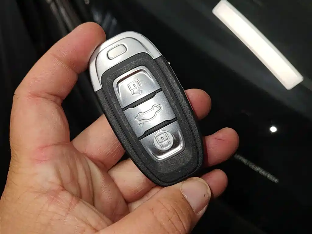 Hongqi E-QM5 2023 Facelift Basic Travel Edition фото 17