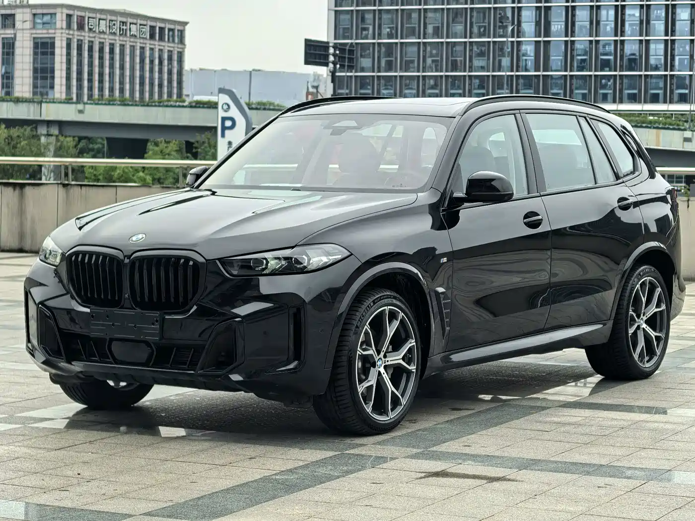 BMW X5 2025 2025 Model xDrive 30Li Exclusive M Sport Blackout Package