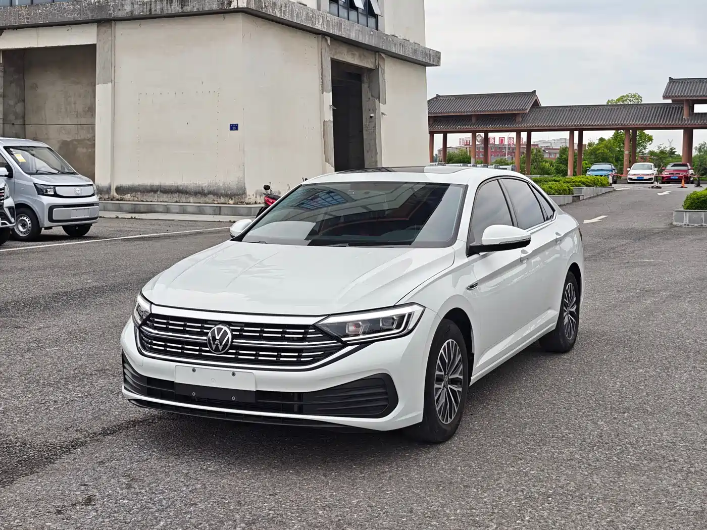 Volkswagen Sagitar 2023 Model Year 200TSI DSG Surpass Edition