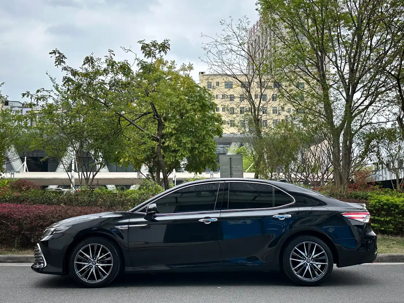 Toyota Camry 2021 2.5G Luxury Edition фото 4