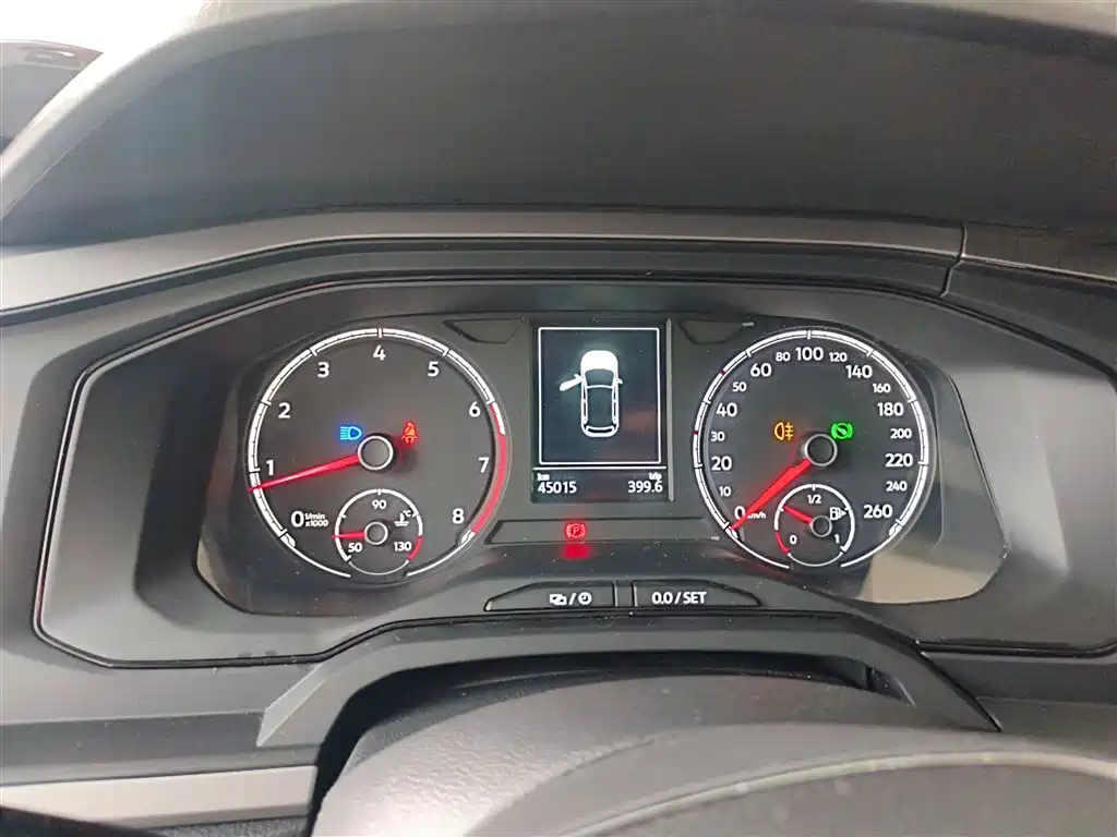 Volkswagen Polo 2019 Plus 1.5L Automatic Panorama Enjoyment Edition фото 12