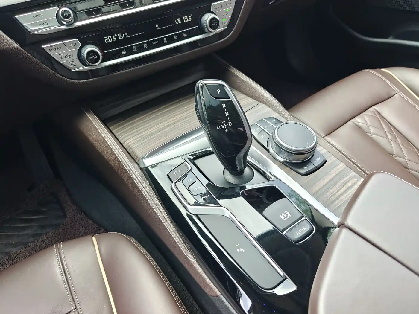 BMW 5 Series 2018 Facelift 530Li xDrive Luxury Package фото 17
