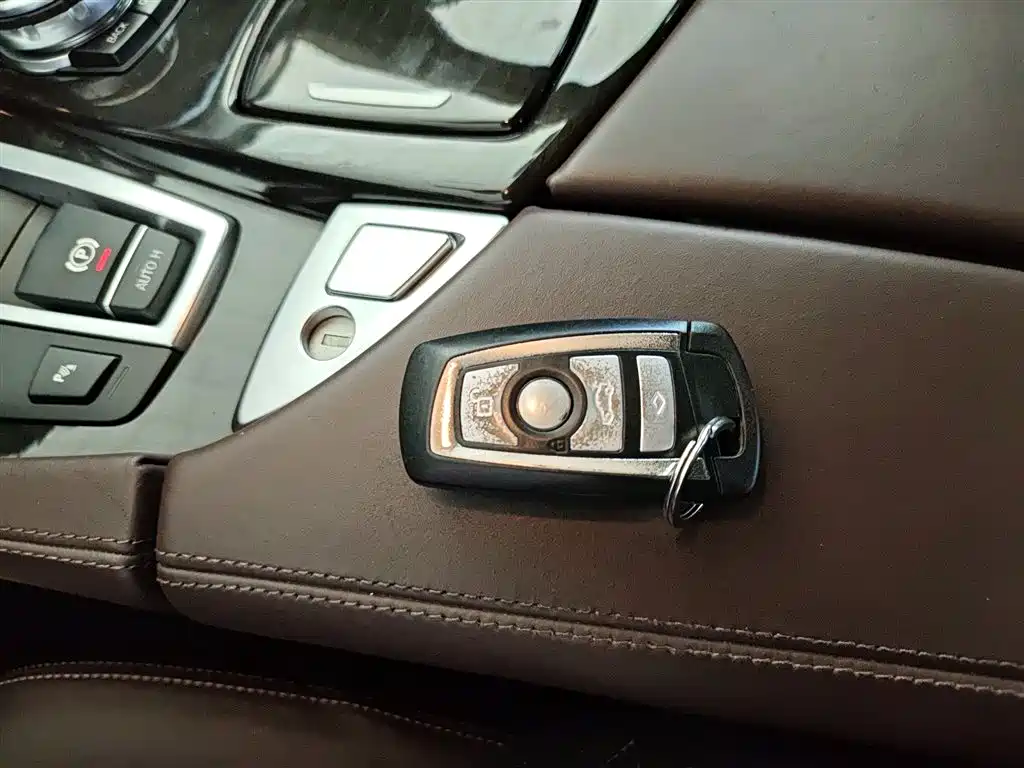 BMW 5 Series 2017 525Li Luxury Design Package фото 17
