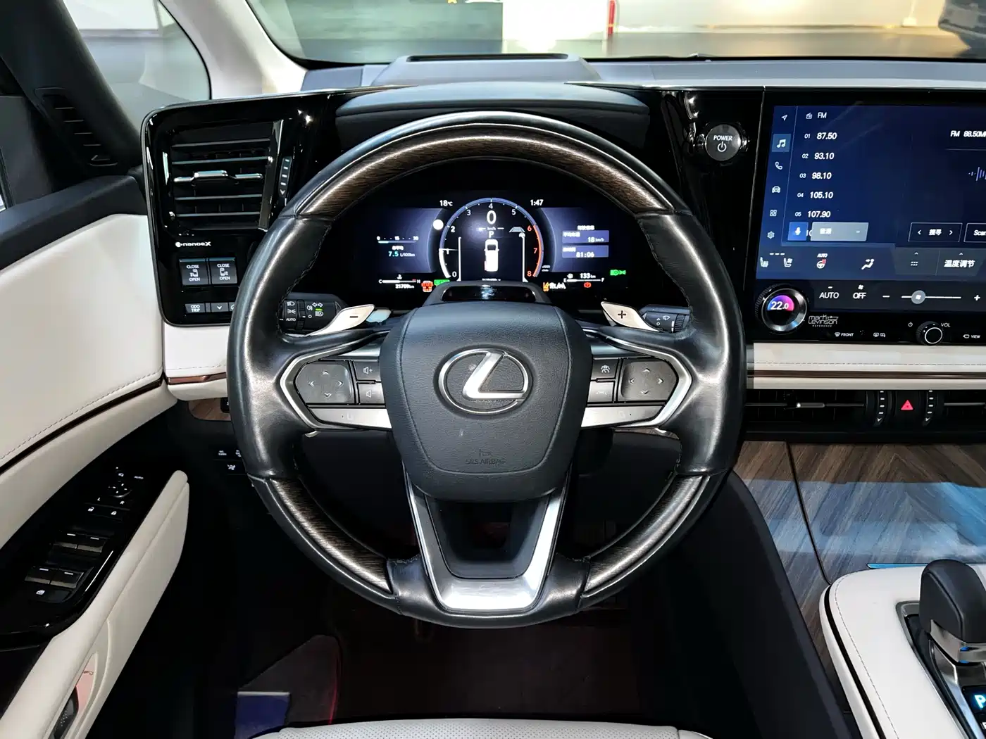 Lexus LM 2025 Model 500h Six-Seater Prestige Edition фото 11