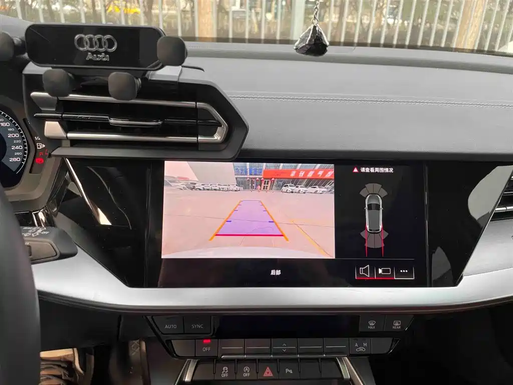 Audi A3 2025 Sportback 35TFSI Flying Premium фото 9
