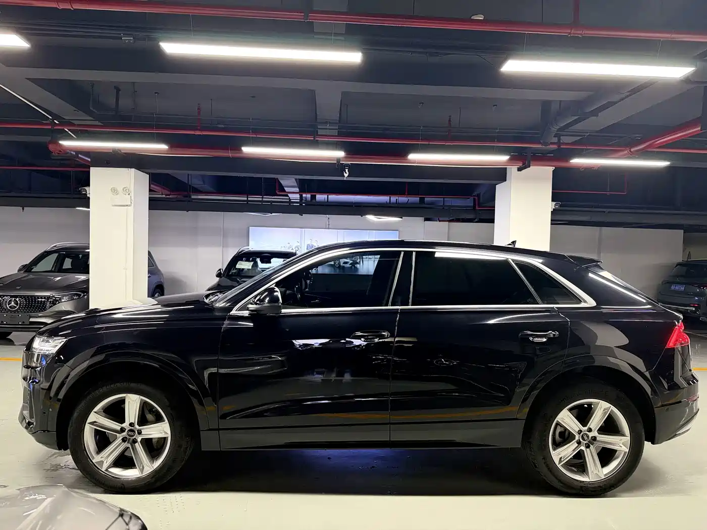Фото 7 - Audi Q8