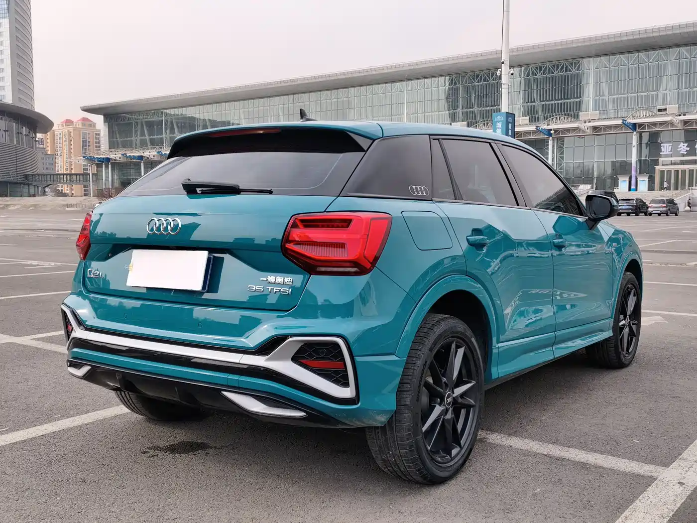 AUDI Q2L
