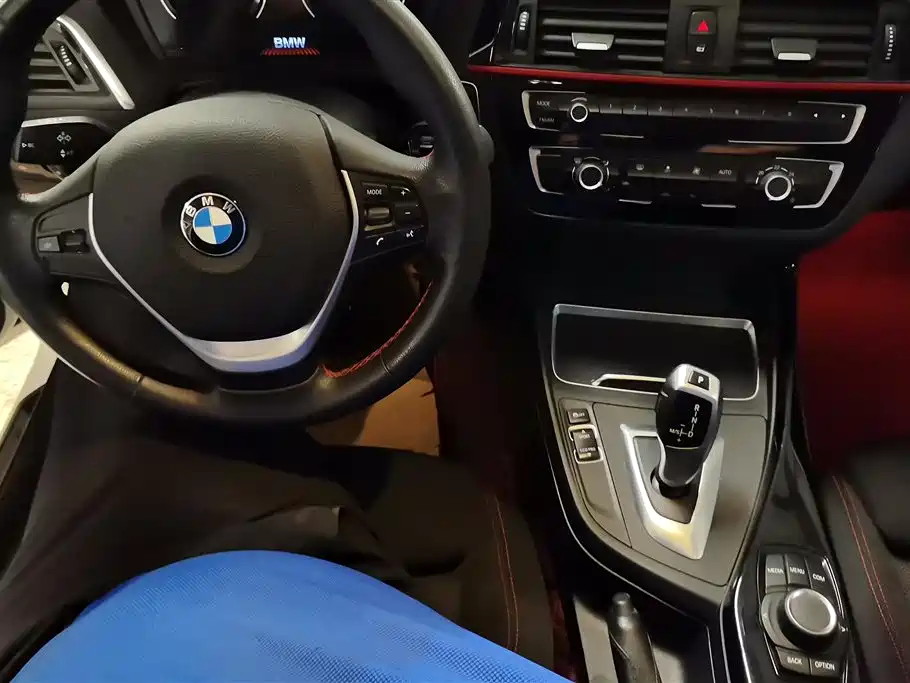 BMW 1 Series (Import) 2018 118i Sport Design Package фото 12