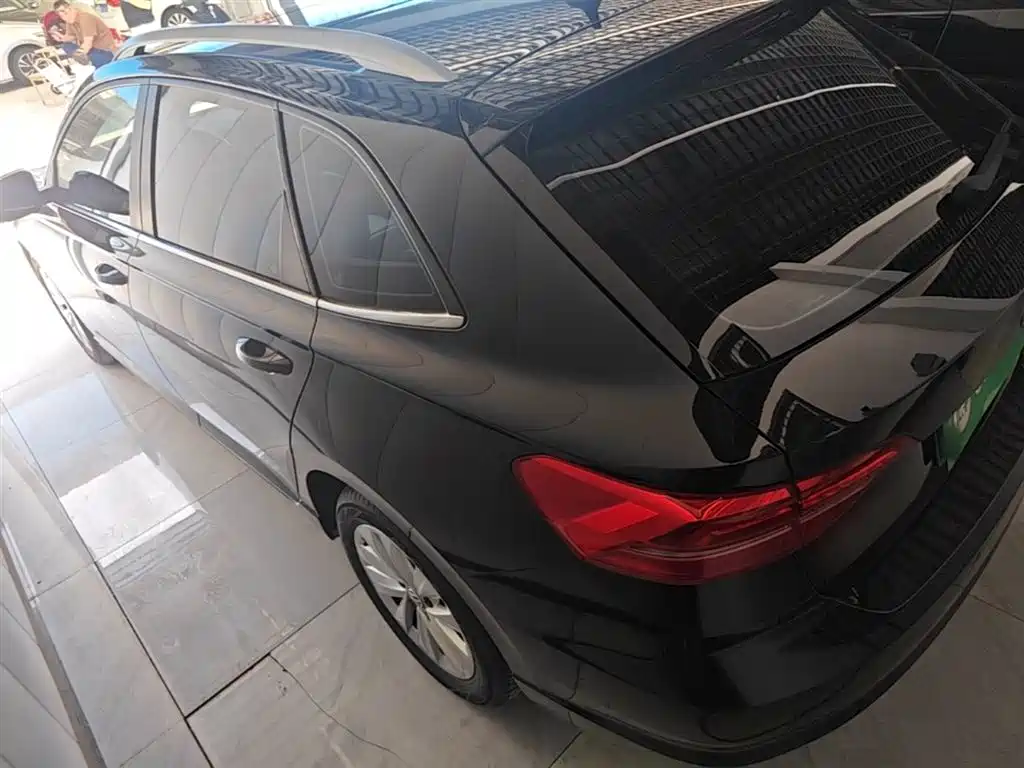 Volkswagen Lavida 2018 Hatchback 200TSI DSG Comfort Edition China V фото 5