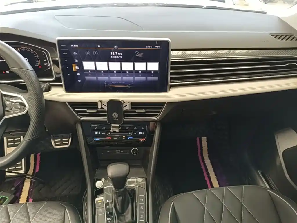 Volkswagen Tiguan L 2022 380TSI Automatic 4WD R-Line Cross Edition 7-Seater фото 13