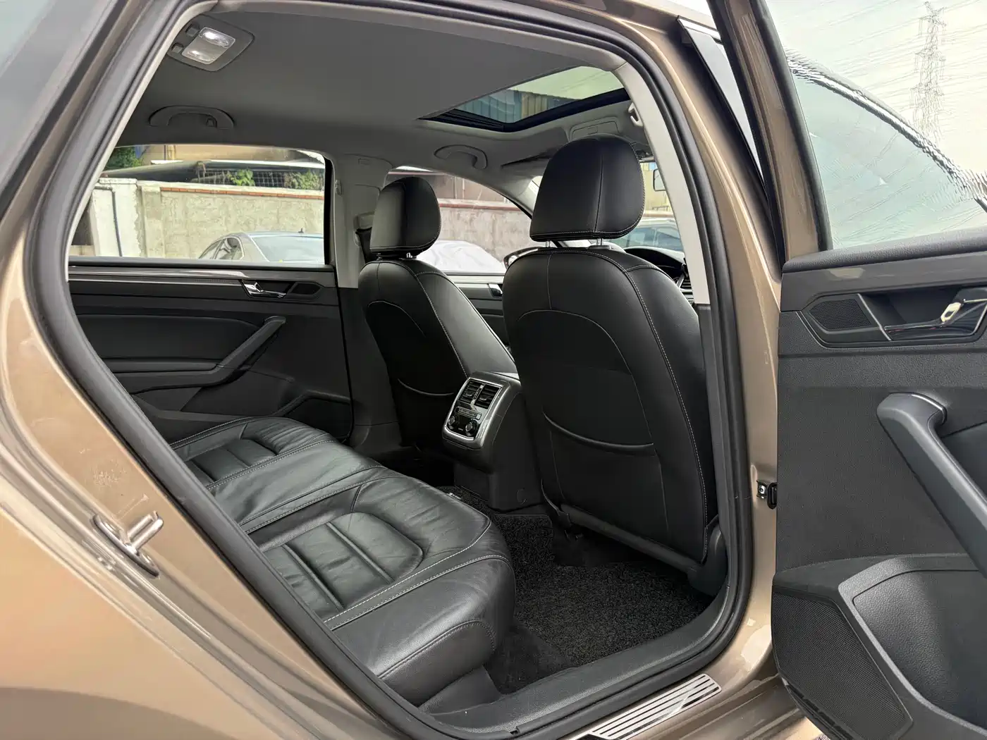Volkswagen Passat 2017 330TSI DSG Prestige фото 17