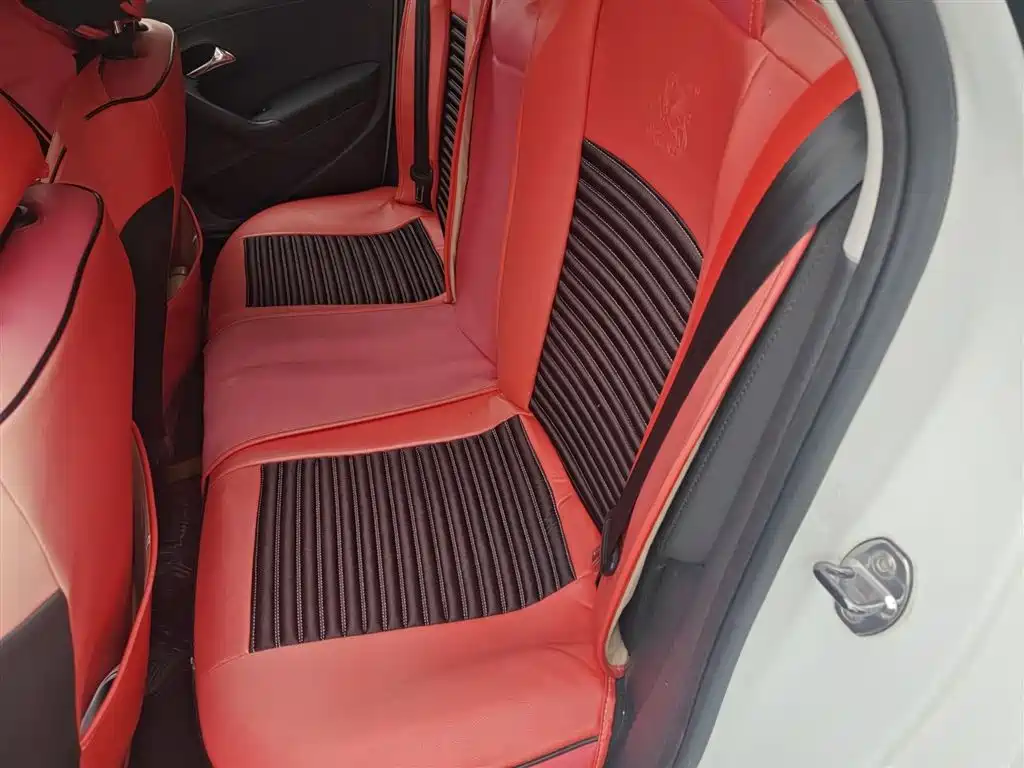 Volkswagen Polo 2016 1.6L Automatic Comfort фото 15