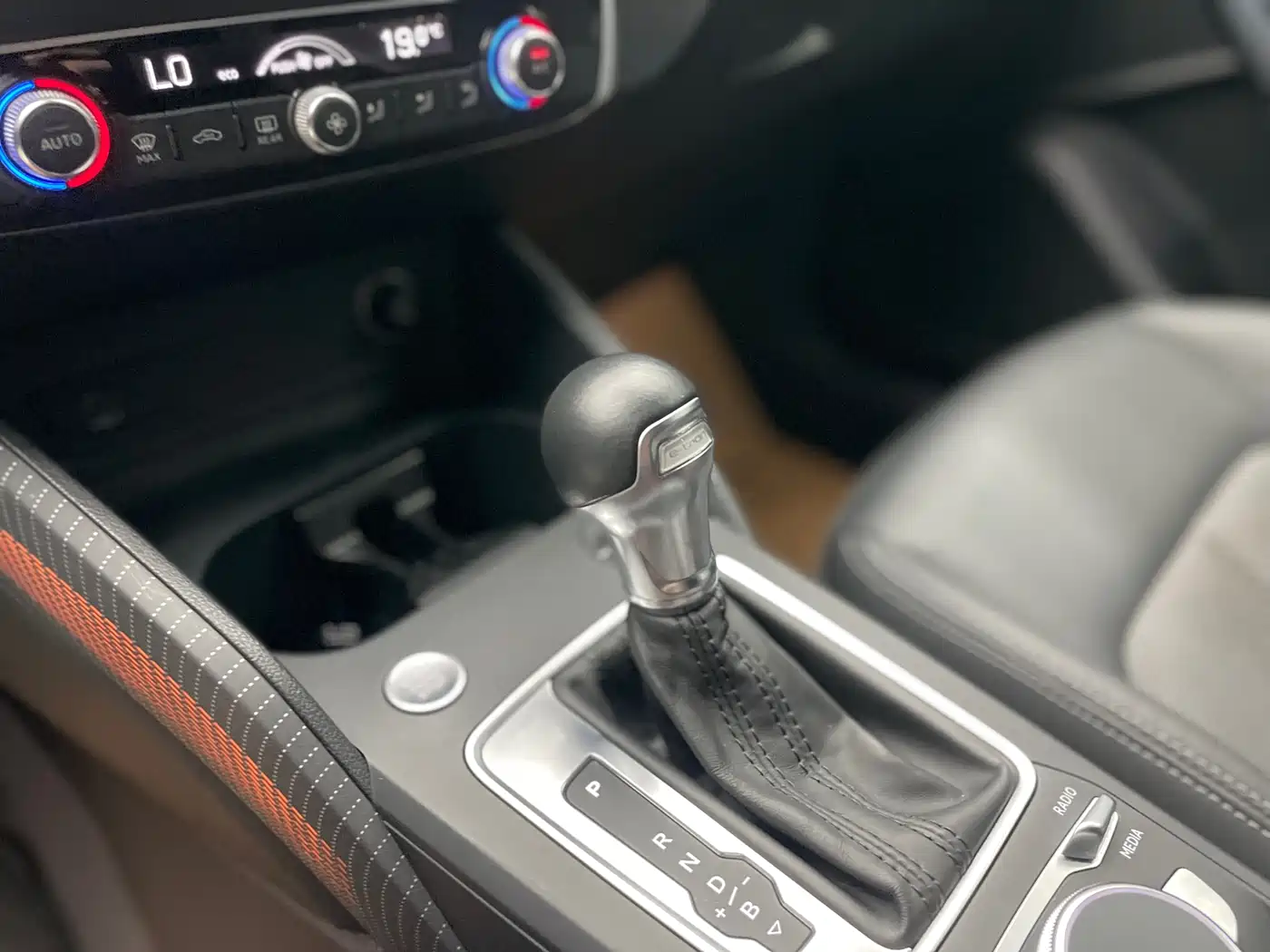 Audi Q2L e-tron 2019 Q2L e-tron Pure Electric Smart Cool Edition фото 15