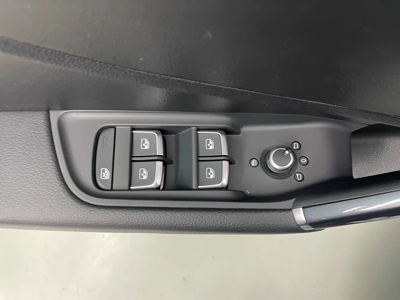Audi Q2L e-tron 2019 Q2L e-tron Pure Electric Smart Cool Edition фото 13