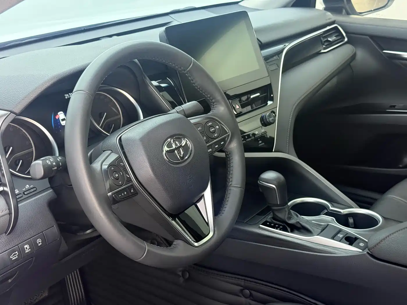 Toyota Camry 2021 2.0G Luxury Edition фото 14