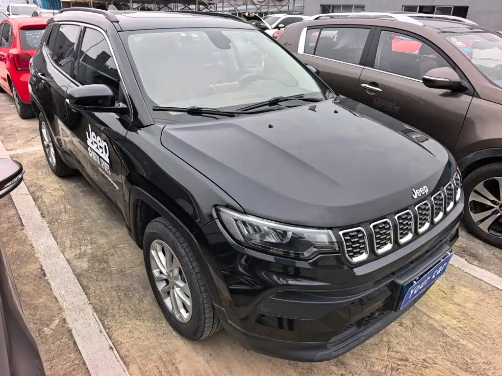Фото 3 - Jeep Compass