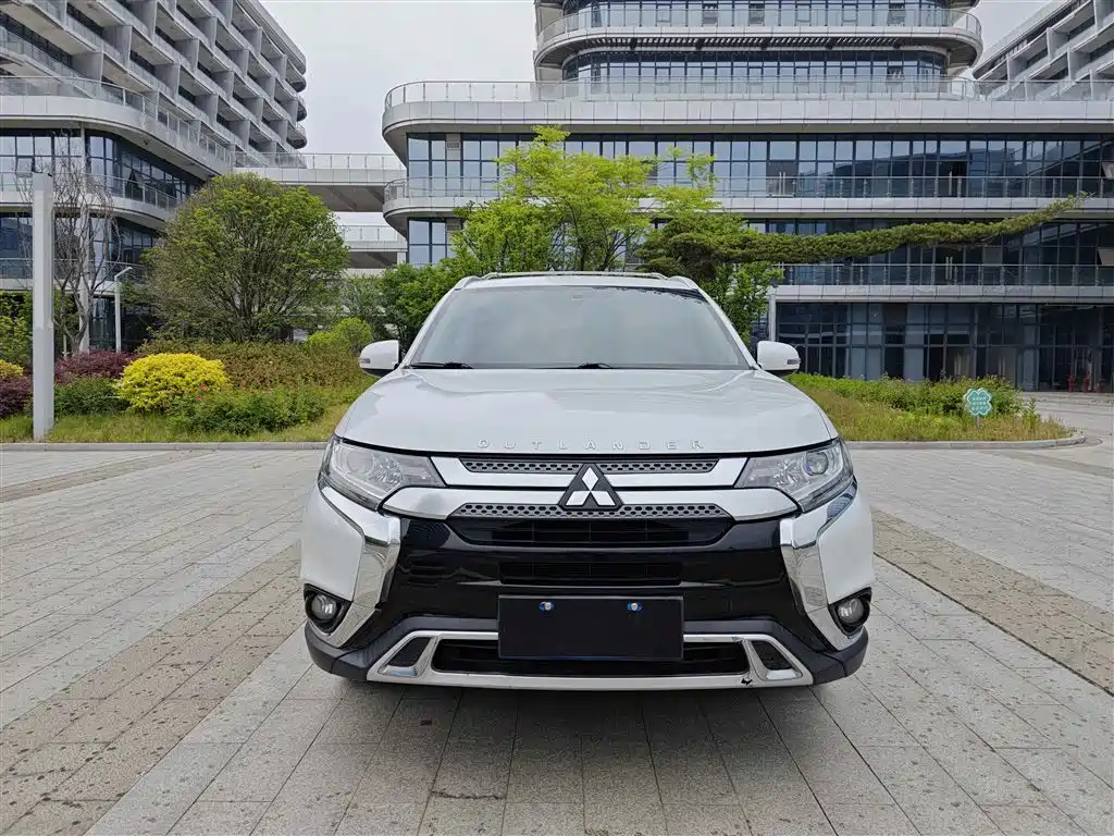 Mitsubishi Outlander 2019 2.0L 2WD Enjoy Edition 7-seater China V фото 2