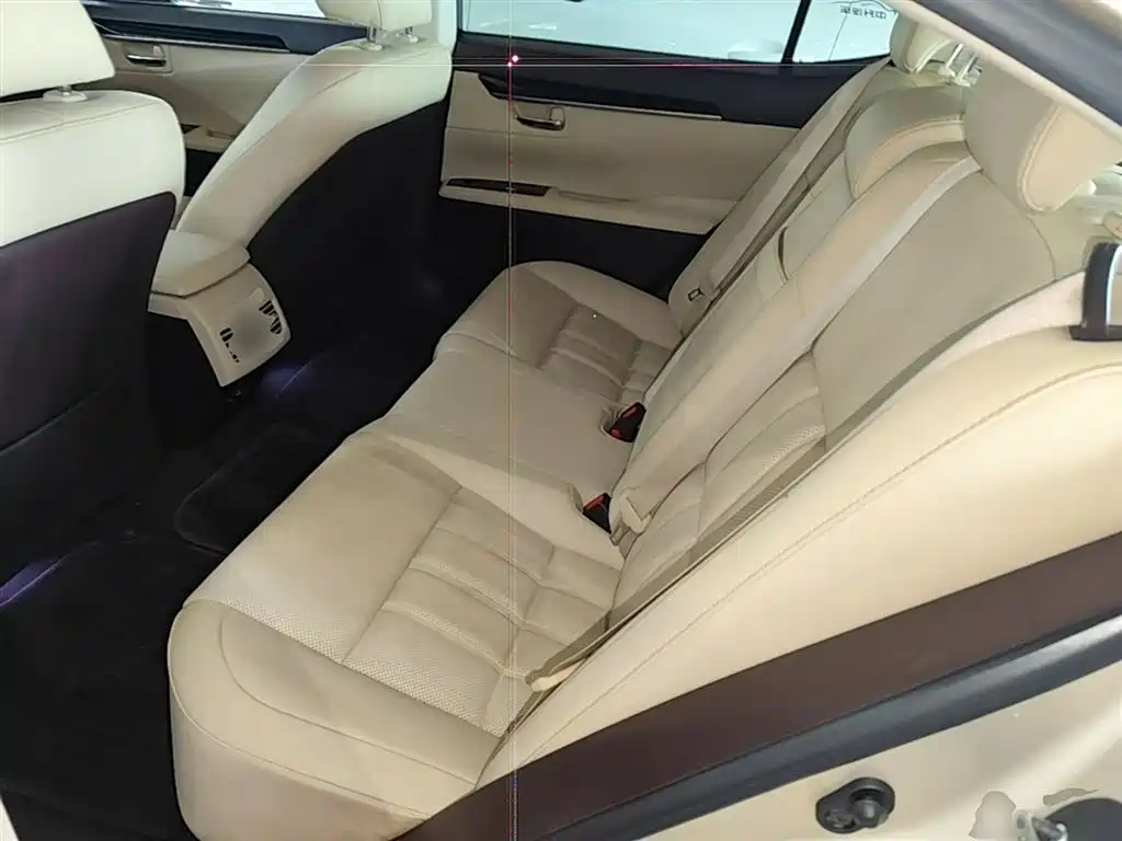 Lexus ES 2015 200 Elite Edition фото 16
