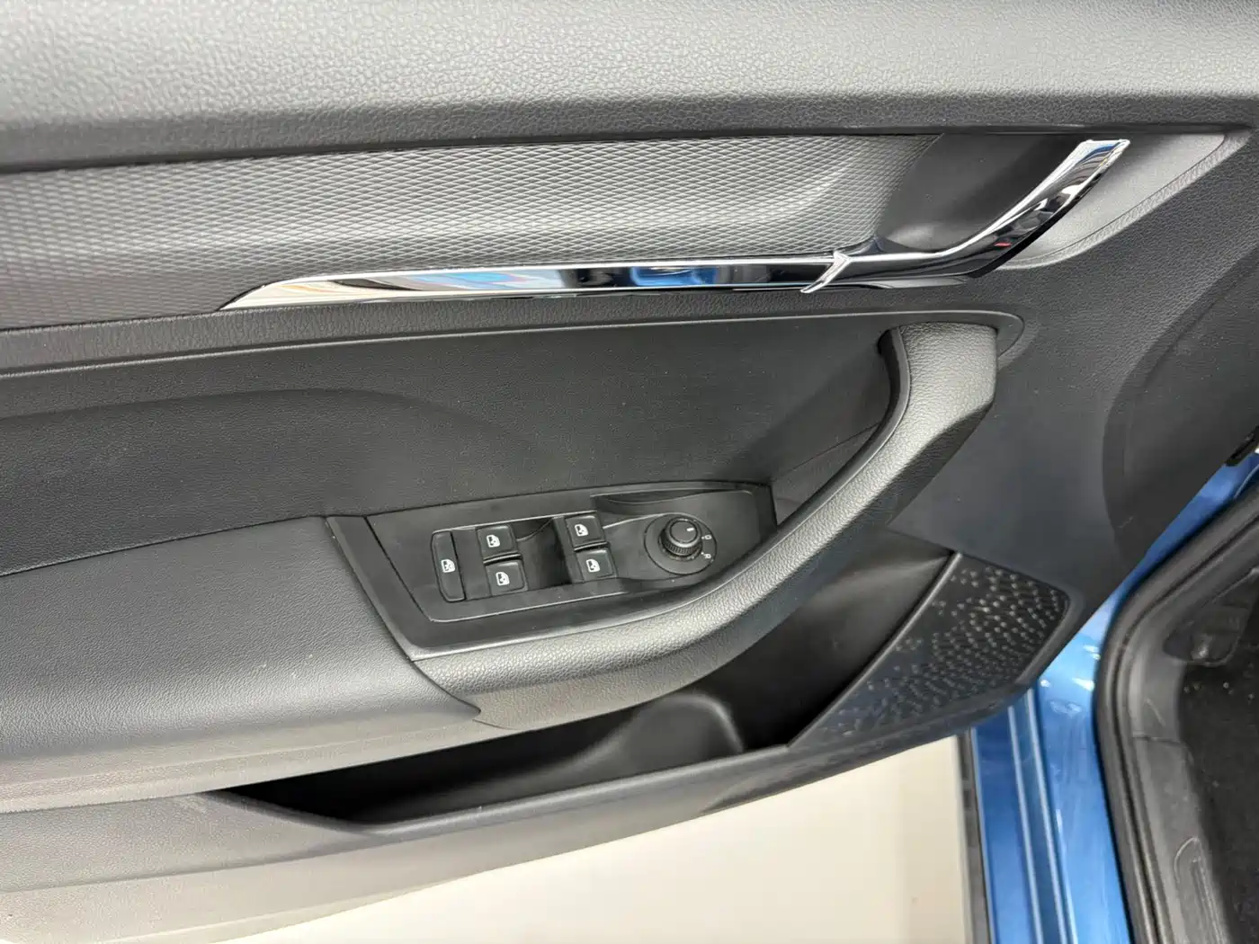 Škoda Kamiq 2022 1.5L Automatic Comfort Edition фото 12