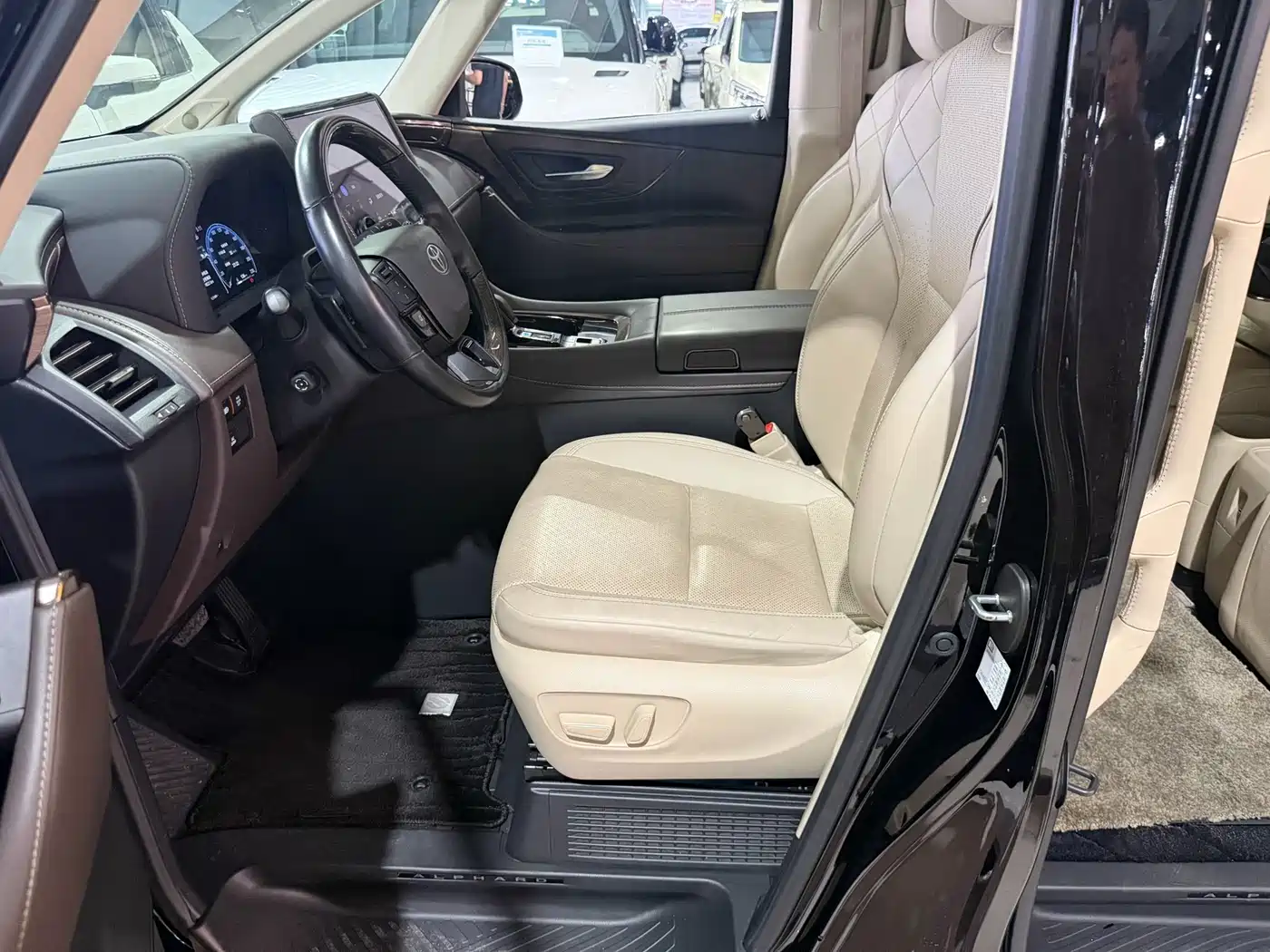 Toyota Alphard 2024 Hybrid 2.5L Prestige Edition фото 2