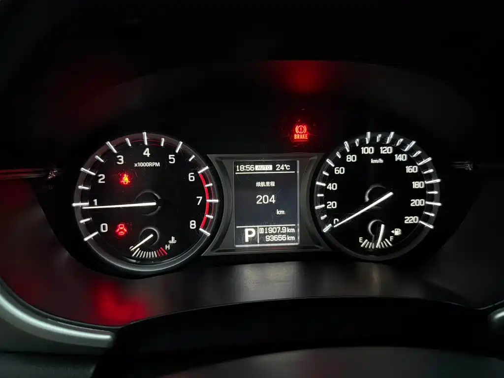 Фото 8 - Suzuki Vitara