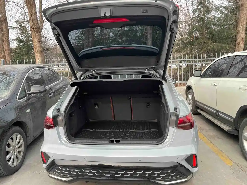 Audi A3 2025 Sportback 35TFSI Flying Premium фото 8