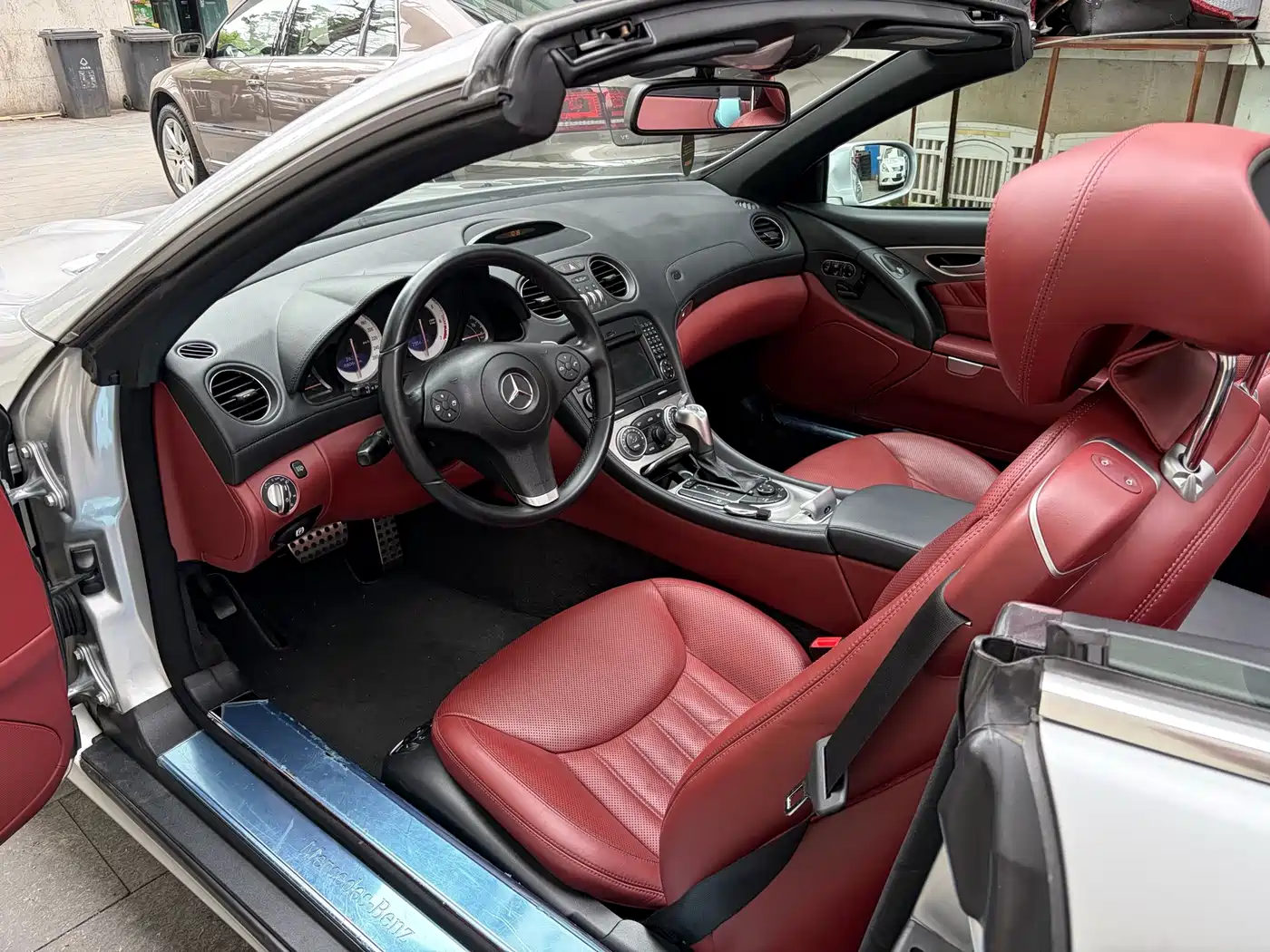 Mercedes-Benz SL-Class 2011 SL 300 Grand Edition фото 11
