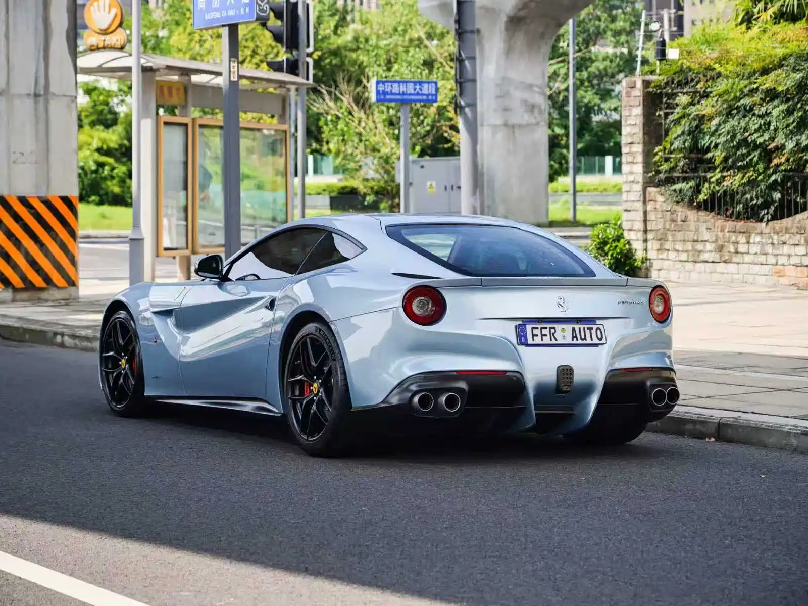 Фото 3 - Ferrari F12berlinetta