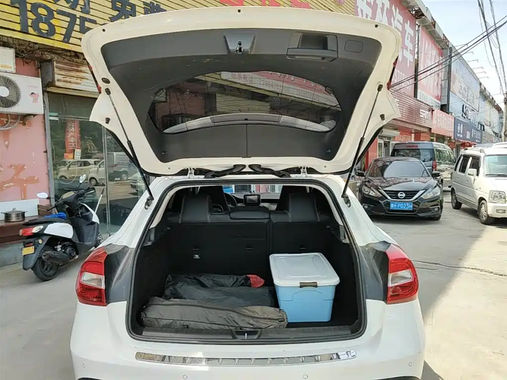 Mercedes-Benz GLA 2015 GLA 200 Dynamic фото 19