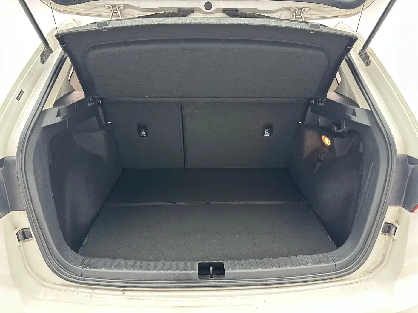 Volkswagen Tharu 2021 Model 280TSI 2WD Comfort Edition фото 9