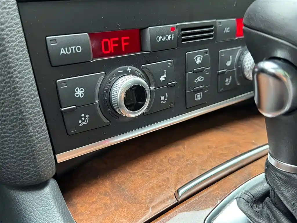 Audi Q7 2011 3.0 TFSI Technology (200kW) фото 20
