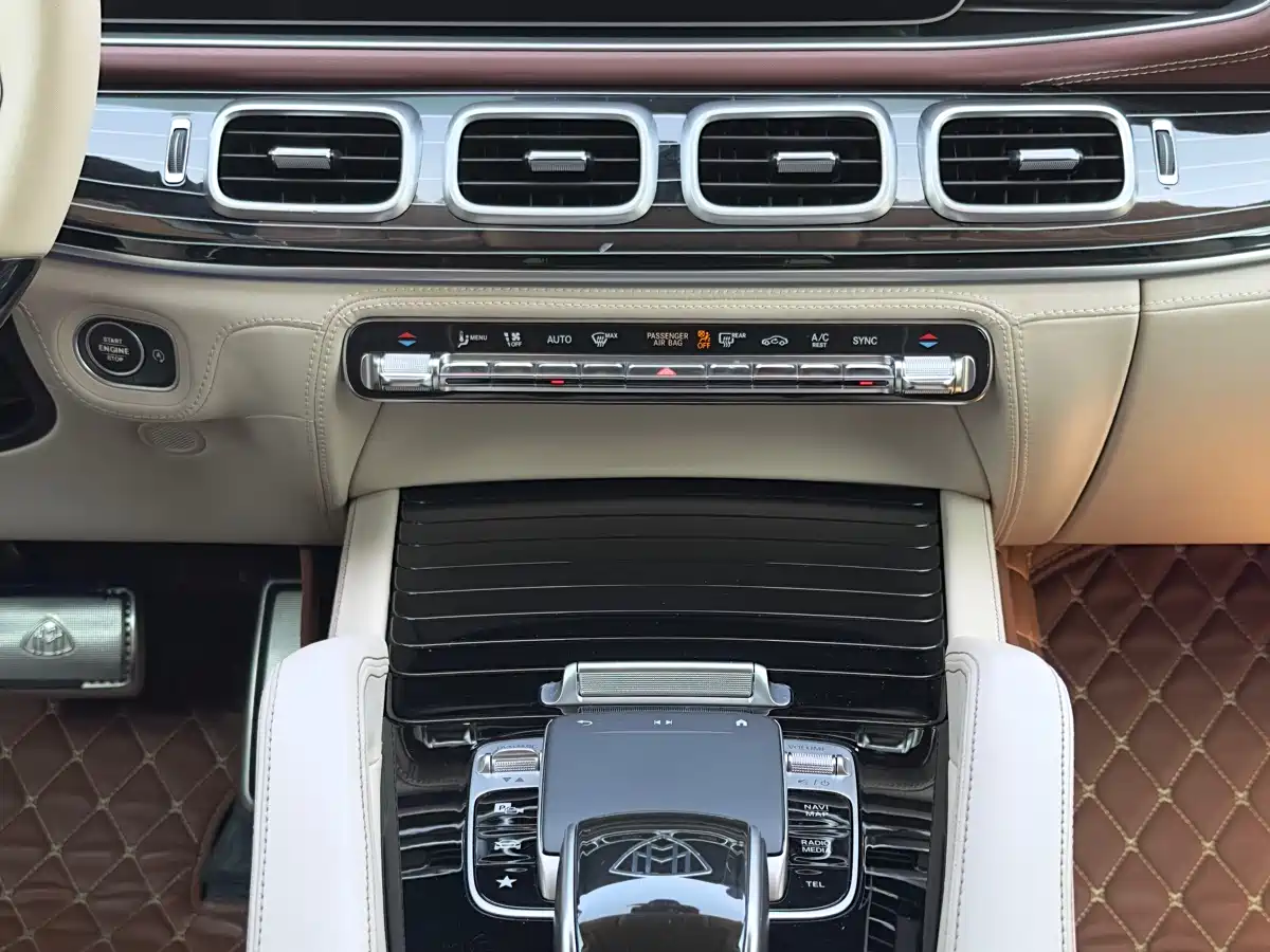 Mercedes-Benz GLS 2023 Facelift GLS 450 4MATIC Fashion фото 12