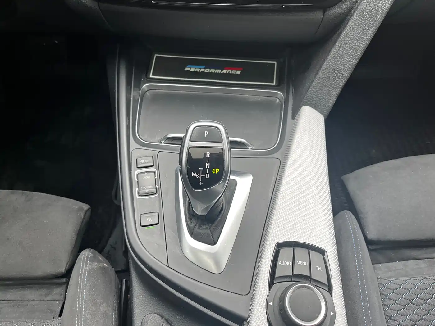 BMW 3 Series 2017 320i M Sport фото 14