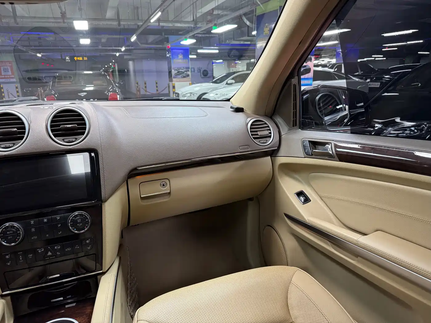 Mercedes-Benz GL-Class фото 28
