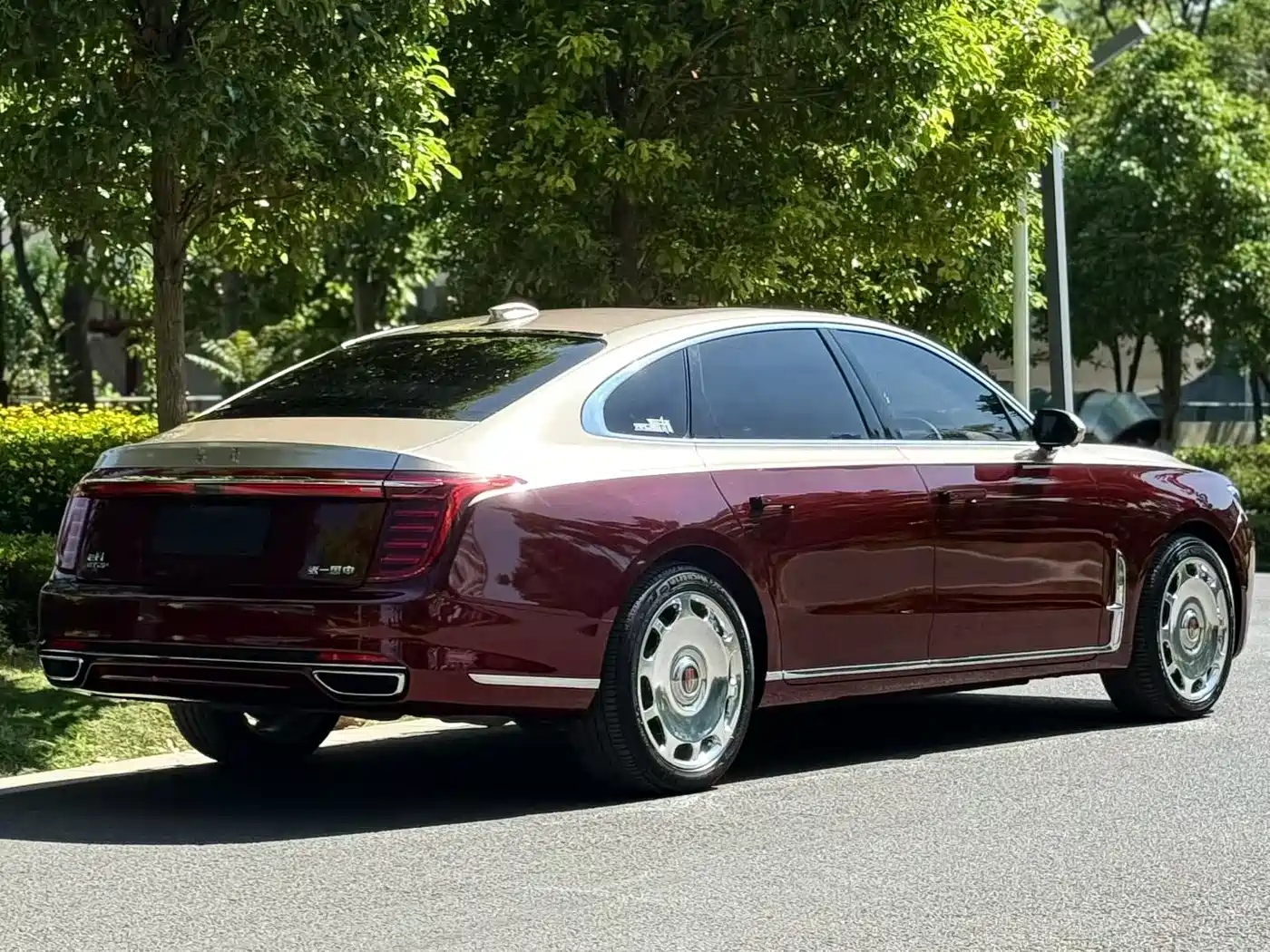 Hongqi H9 2023 Model 2.0T Smart Connect Flagship Edition фото 4