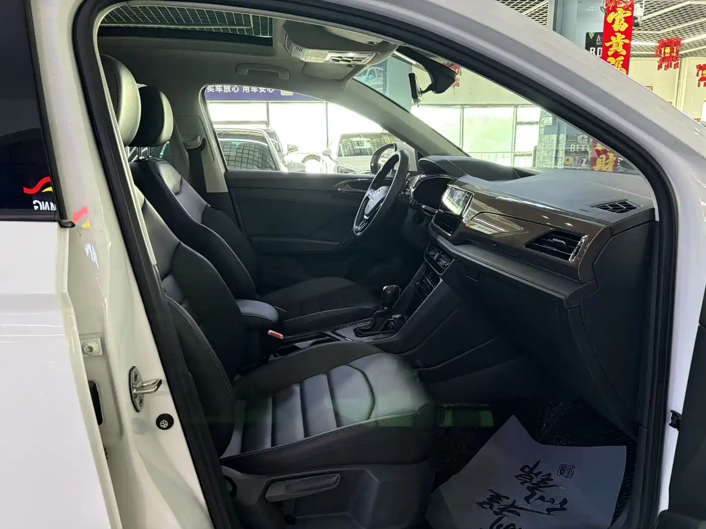 Volkswagen Tharu 2022 280TSI FWD Luxury Edition фото 12