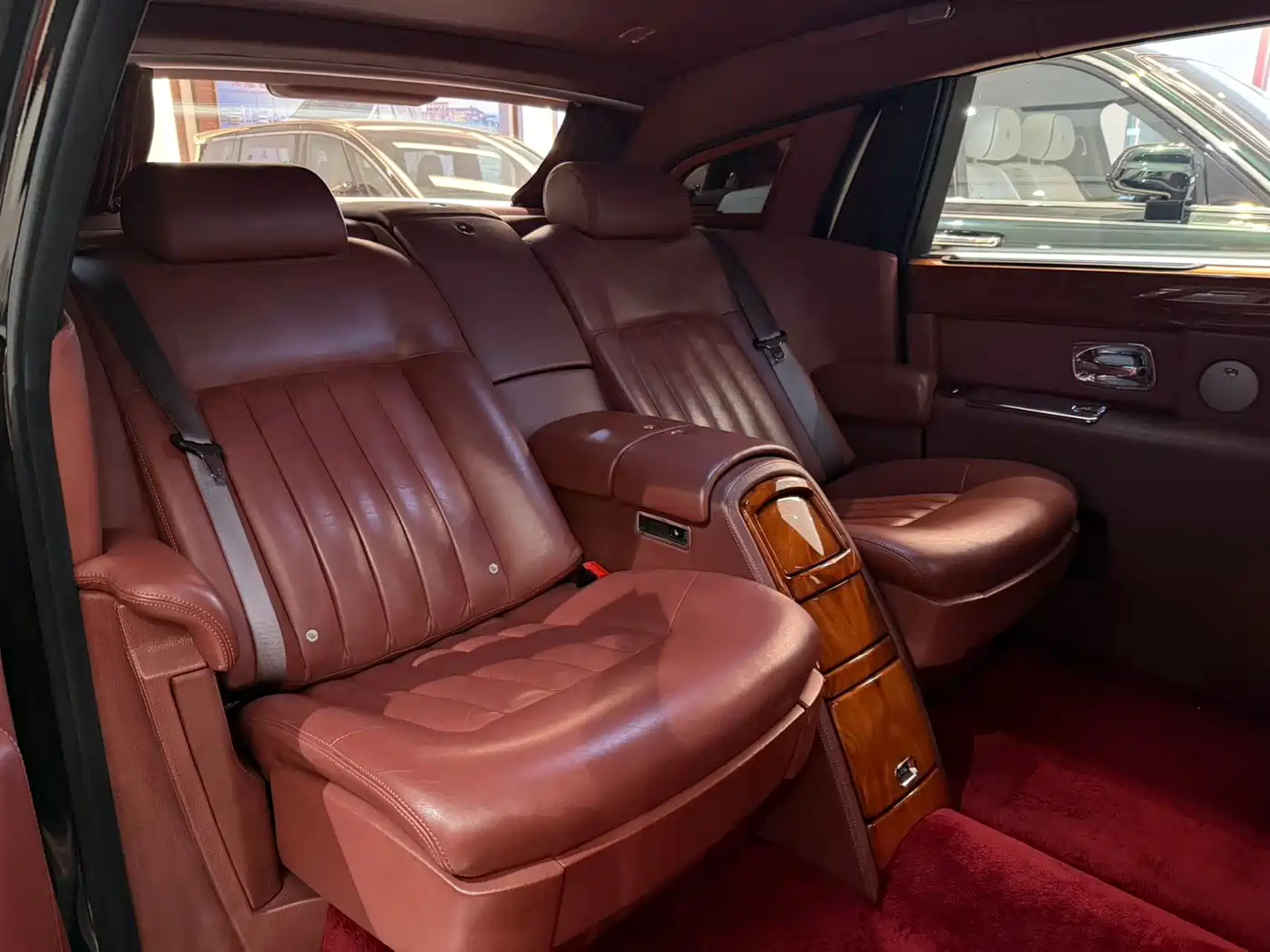 Фото 8 - Rolls-Royce Phantom