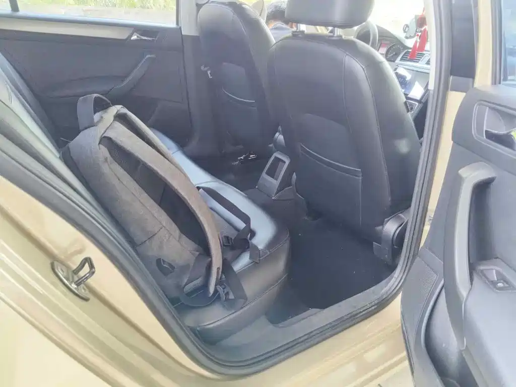 Photo 11 - Volkswagen Santana