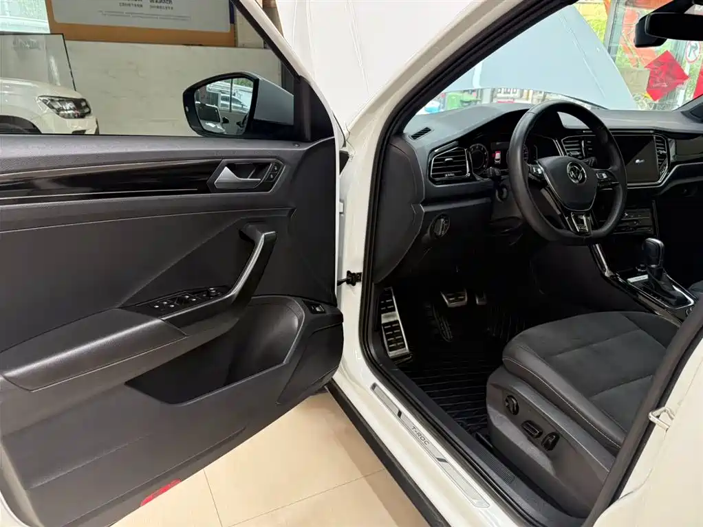 Volkswagen T-ROC 2021 280TSI DSG 4WD Luxury Connected фото 20
