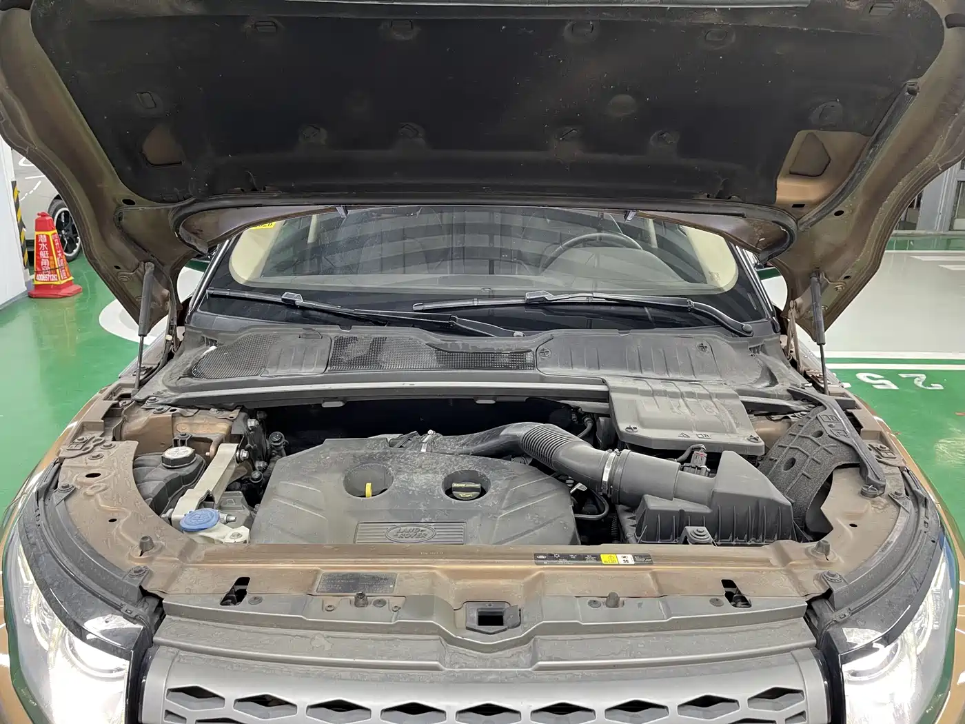 Land Rover Range Rover Evoque 2015 2.0T 5-Door Intelligent Edition фото 30