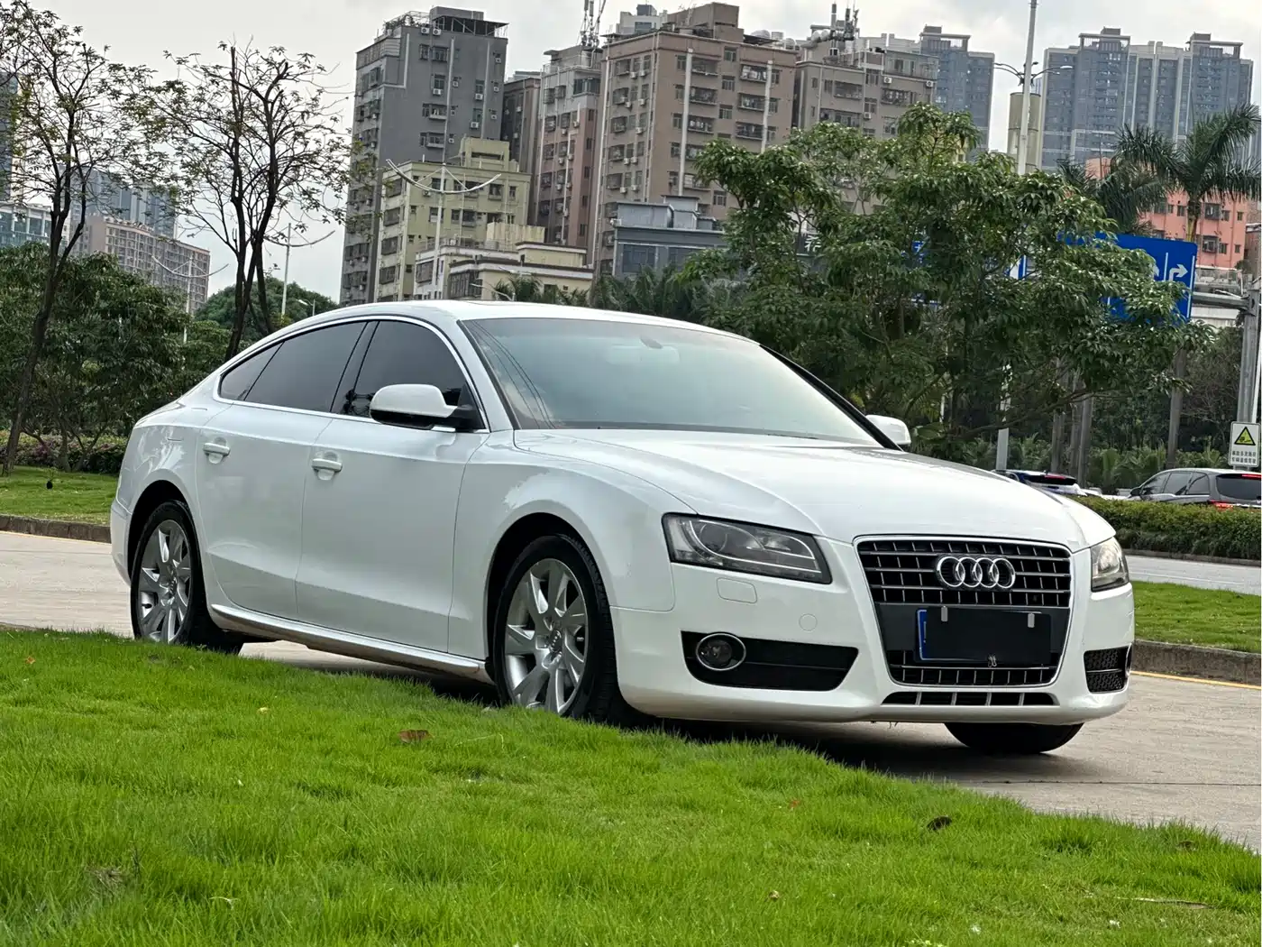 Audi A5 (Import) 2010 2.0TFSI Sportback Comfort фото 3