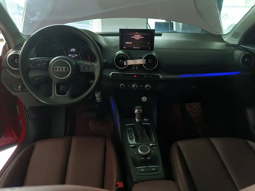 Audi Q2L 2019 2018 35 TFSI Launch Exclusive Edition China VI