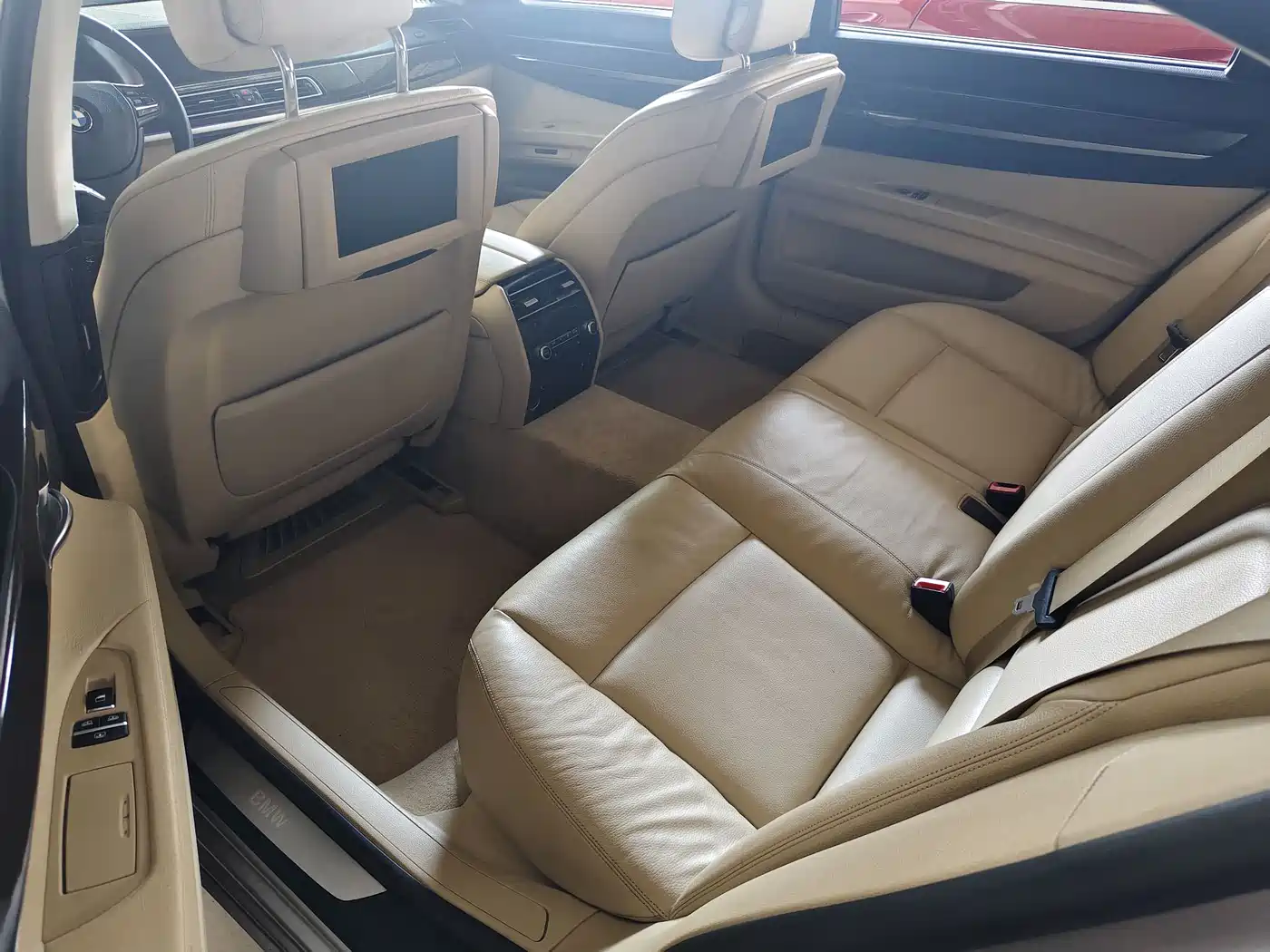 BMW 7 Series 2011 740Li Steinway Limited Edition фото 4