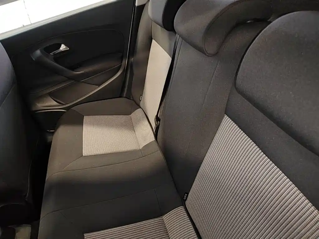Volkswagen Polo 2016 1.4L Manual Trend фото 17