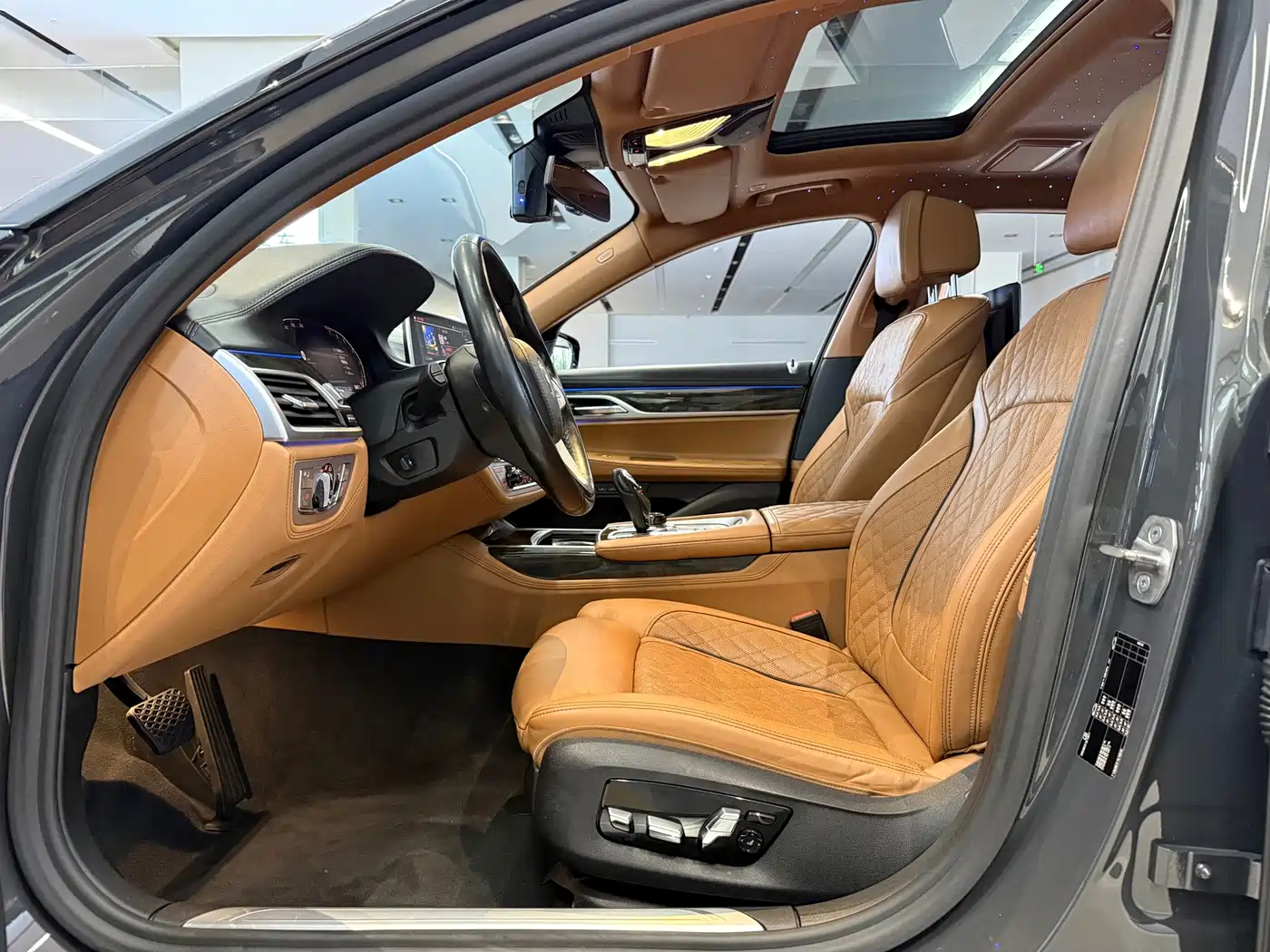 Photo 6 - BMW 7 Series