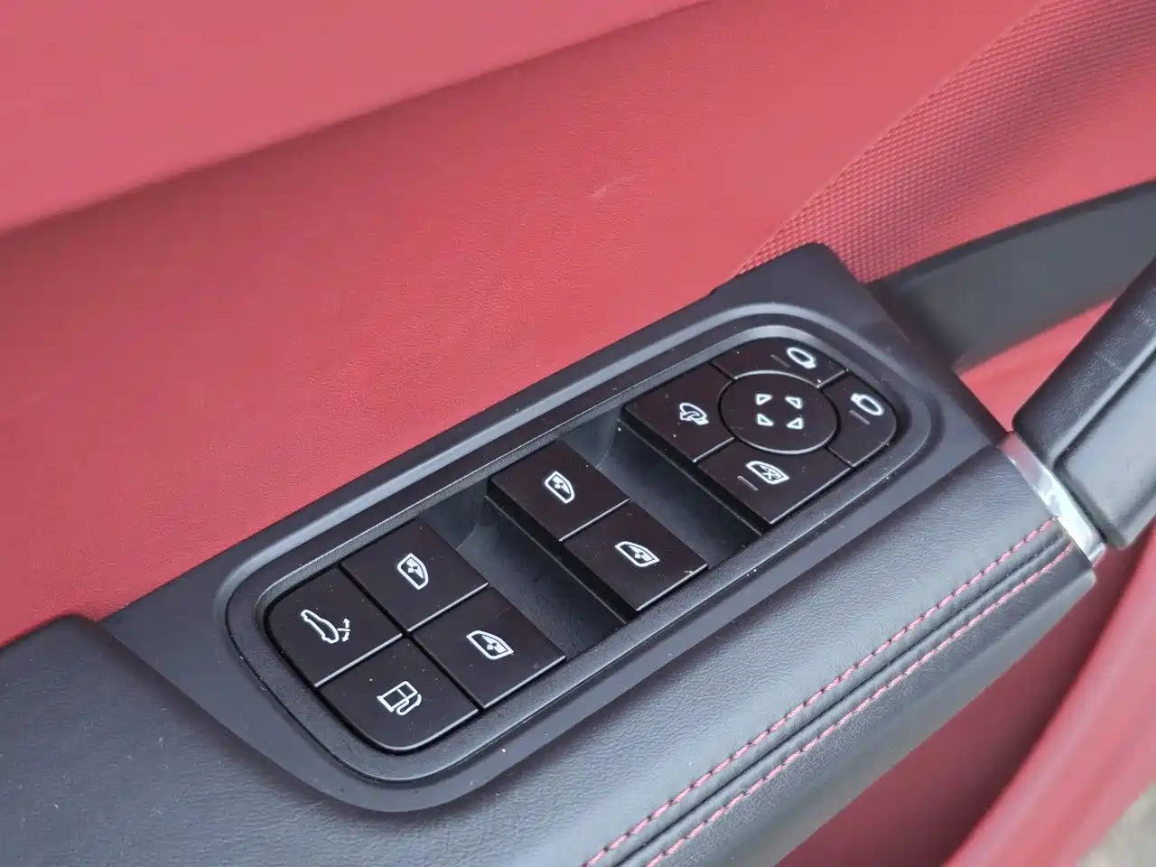 PORSCHE CAYENNE NEW ENERGY