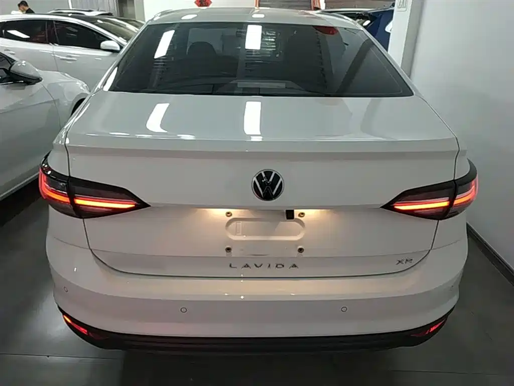 Volkswagen Lavida 2025 New Edge 1.5L Outstanding New Ease фото 6