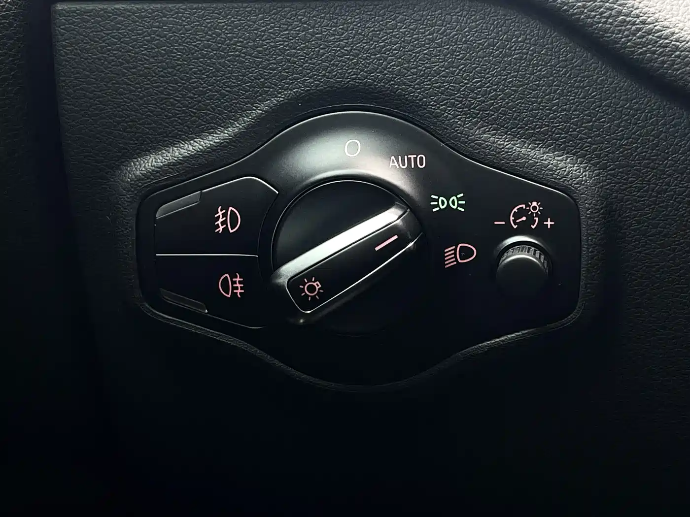 Audi Q5 2017 Plus 40 TFSI Technology фото 27